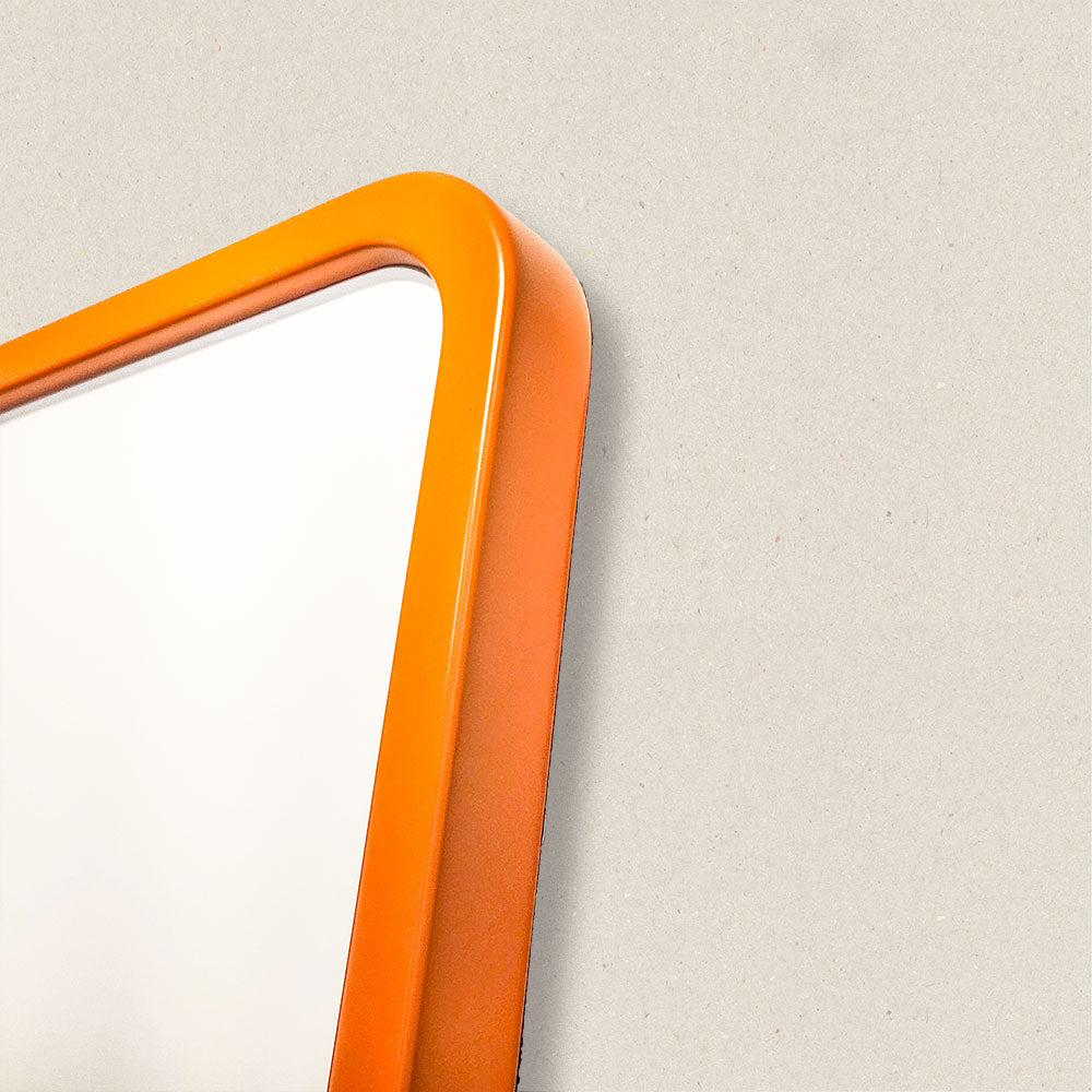 RETRO ROUNDED